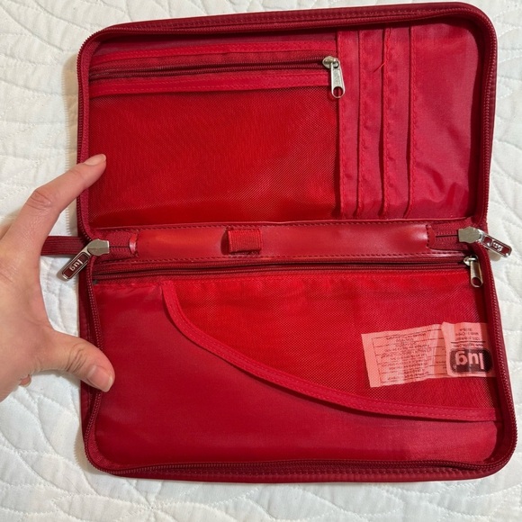 Lug Red Tango Travel Wallet - Picture 5 of 6